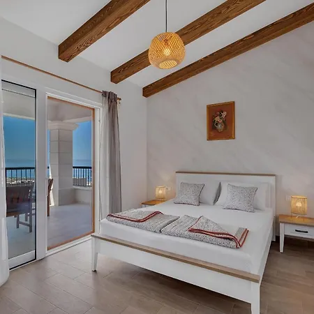 New! Milan's House With Pool, Mediterranean