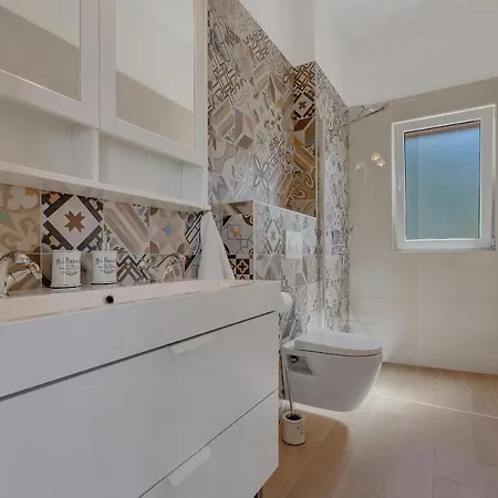 New! Milan's House With Pool, Mediterranean *