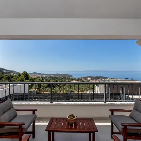 New! Milan's House With Pool, Mediterranean *