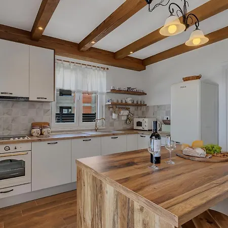 Willa New! Milan's House With Pool, Mediterranean *