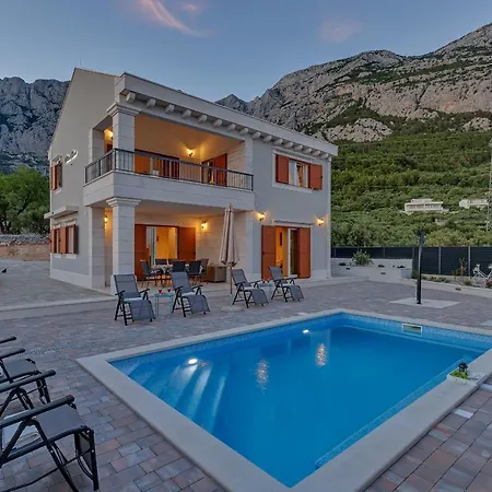 New! Milan's House With Pool, Mediterranean Villa